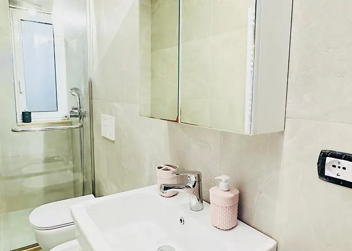 Blloku Luxury 2 Bedroom * Τίρανα