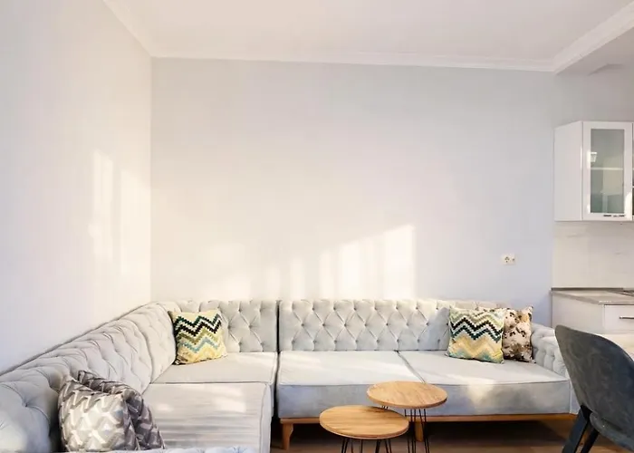 Blloku Luxury 2 Bedroom * Tirana