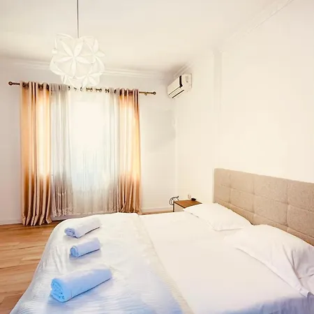 Blloku Luxury 2 Bedroom Апартаменты Тирана