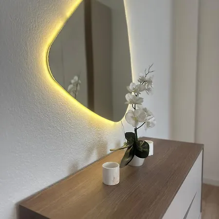 Blloku Luxury 2 Bedroom Тирана