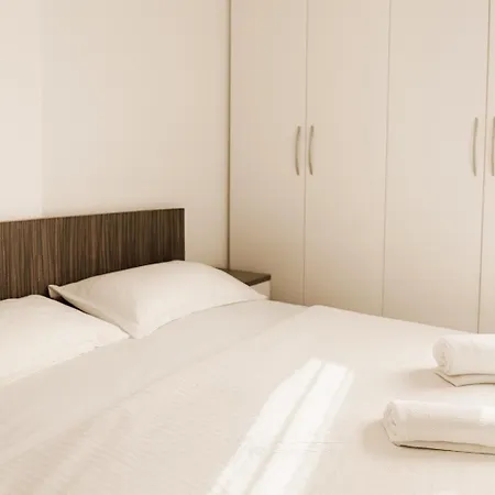 Blloku Luxury 2 Bedroom * 地拉那